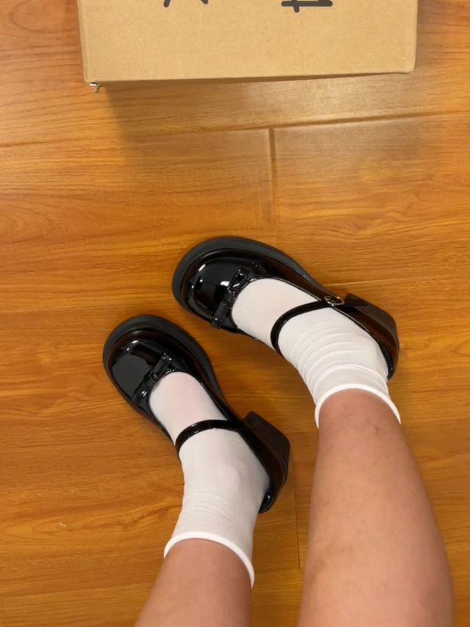 圆头 袢扣 中口鞋 皮革 
