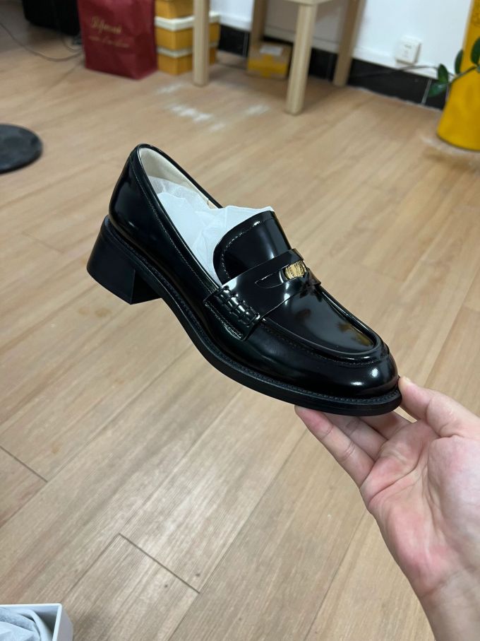圆头 低帮 一脚蹬 深口鞋 皮革 