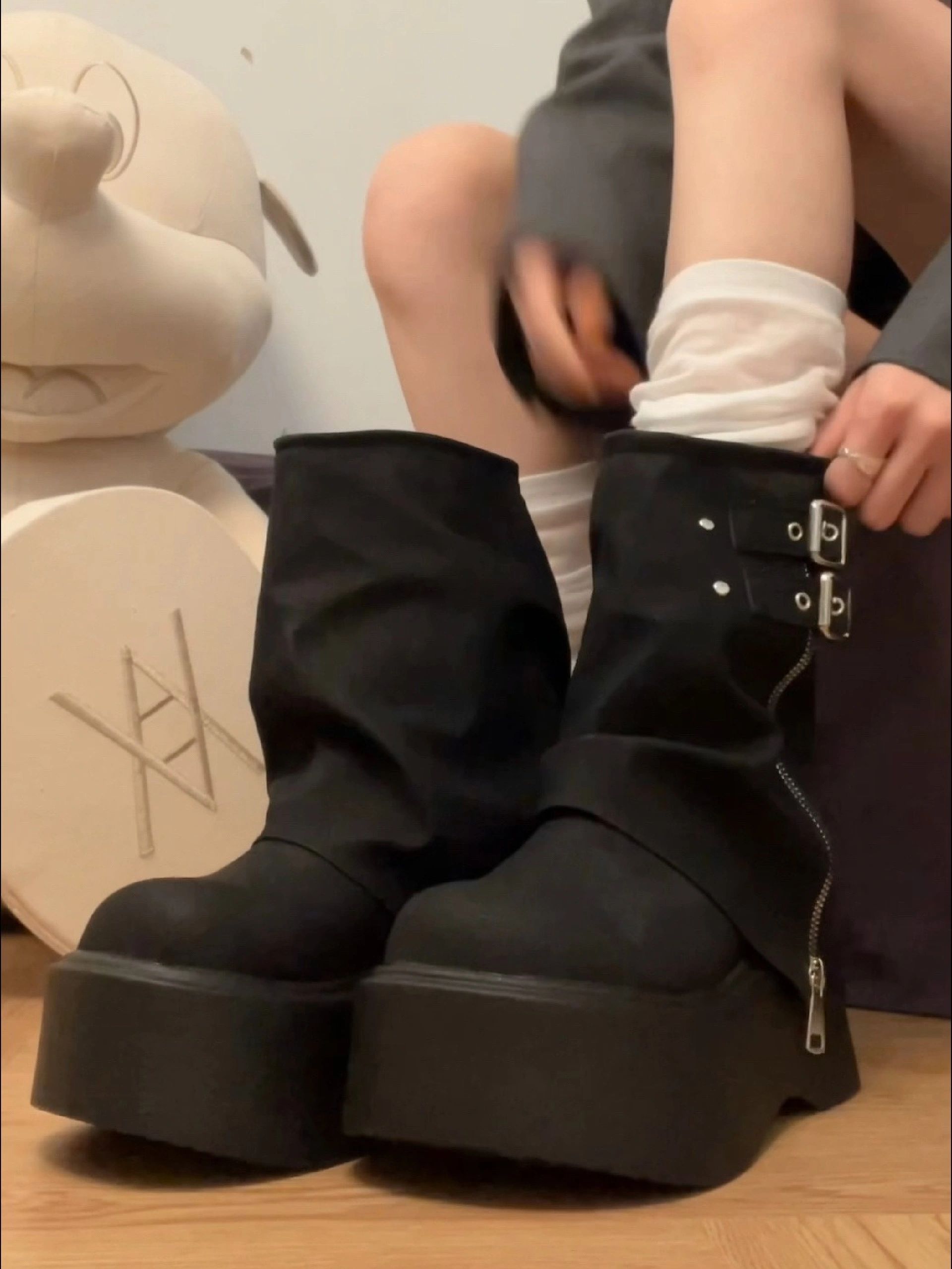  - VALI鞋履AI设计主图