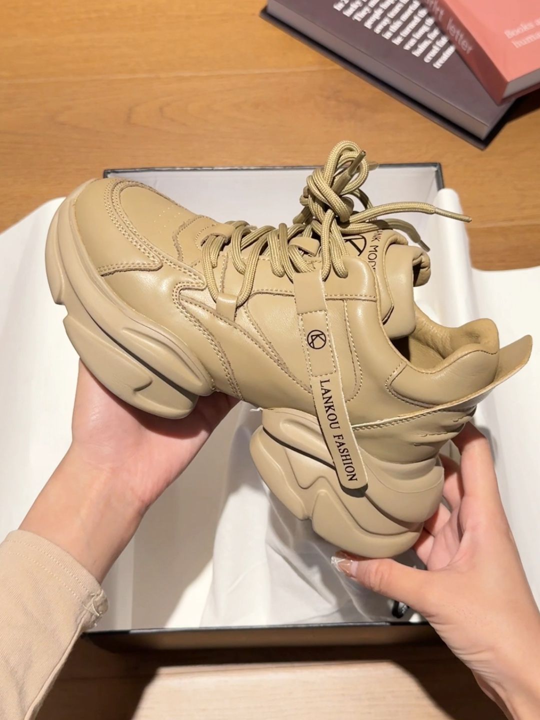 低帮 系带 皮革  - VALI鞋履AI设计主图