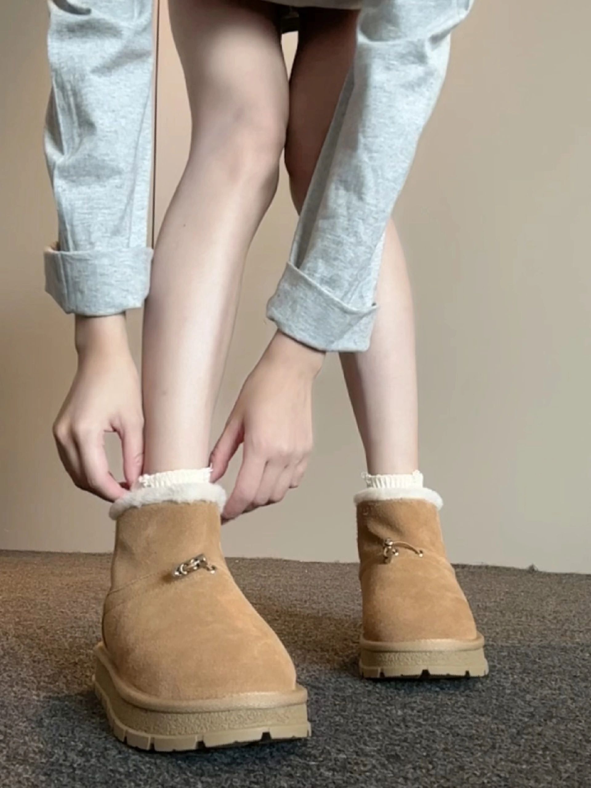 皮革  - VALI鞋履AI设计主图