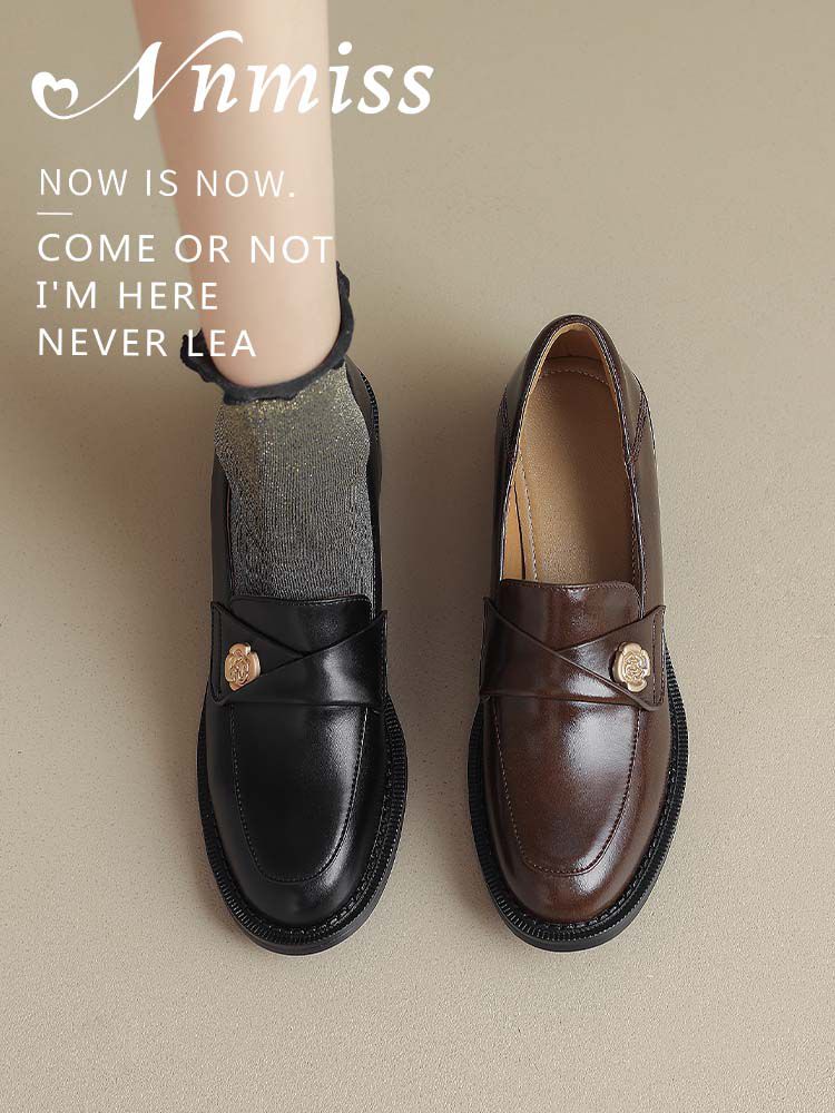 圆头 中帮 皮革  - VALI鞋履AI设计主图