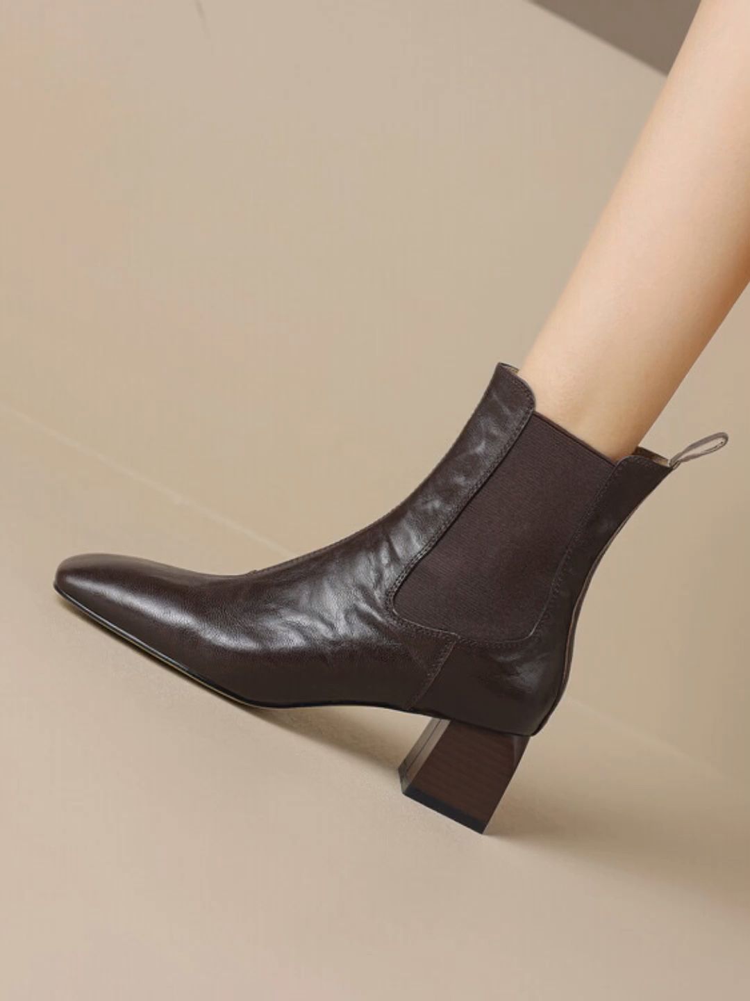 中跟 粗跟 松紧带 皮革  - VALI鞋履AI设计主图