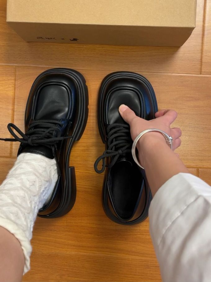 圆头 系带 皮革