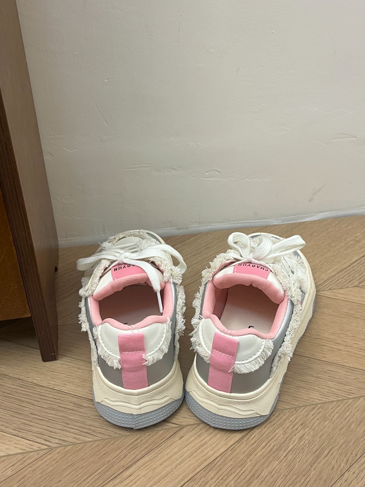  - VALI鞋履AI设计主图