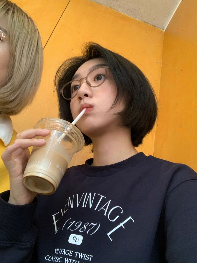 针织面料 圆形领 文字图案 印花 夜蓝色 休闲 