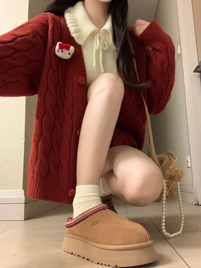 毛纺 H型 翻领 细针 提花-绞花 大丽花红 帕莎诺瓦红 基础扣饰 甜妹风 甜美 