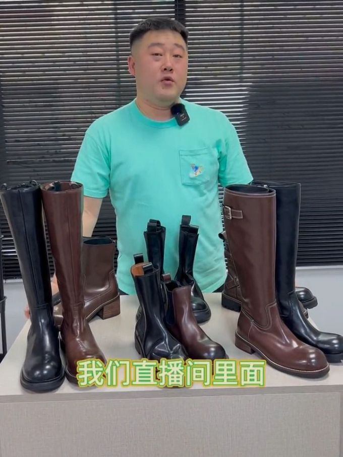 针织面料 H型 圆形领 标志图案 印花 蓝绿色 松石绿色