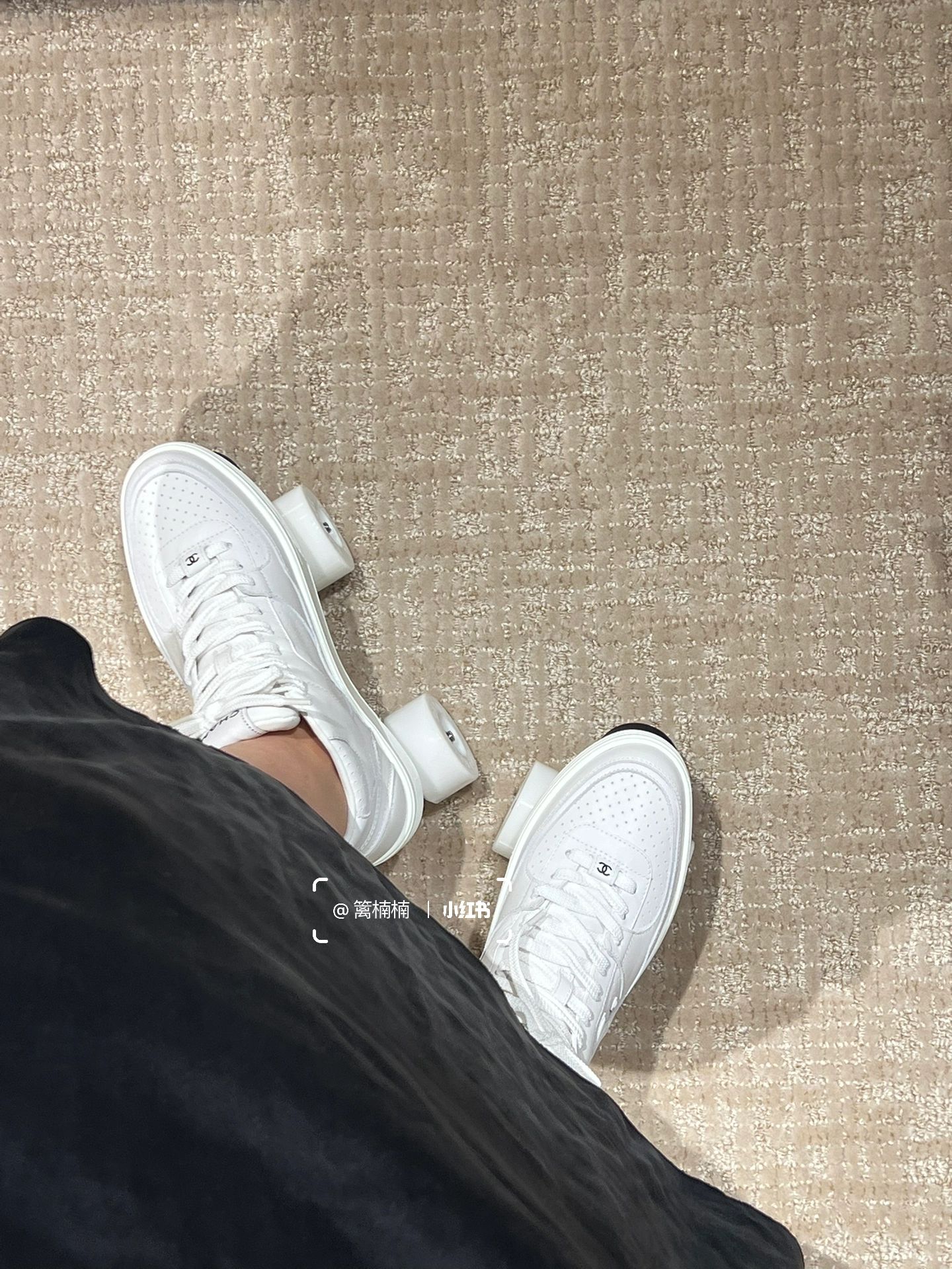 中帮 皮革  - VALI鞋履AI设计主图