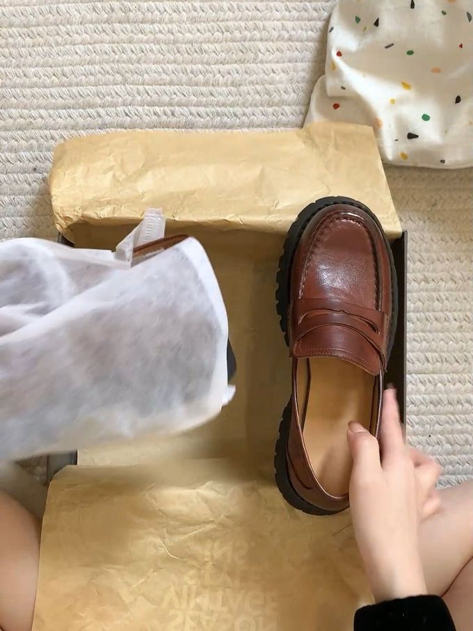 圆头 低帮 深口鞋 皮革