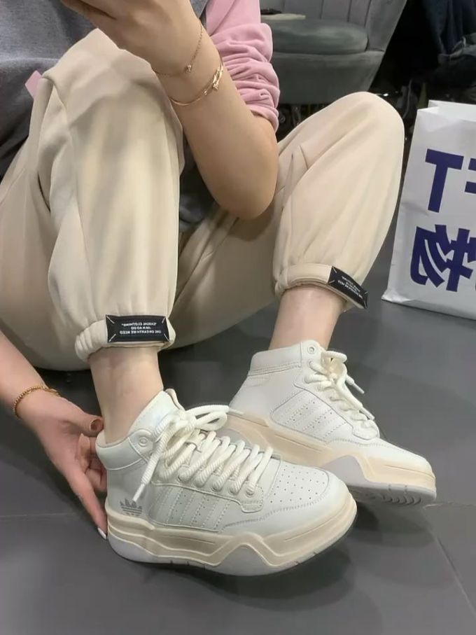 羊皮纸浅驼 腐殖土色