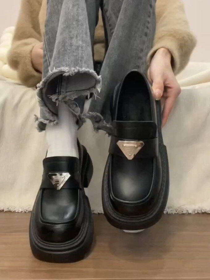 圆头 低帮 深口鞋 皮革