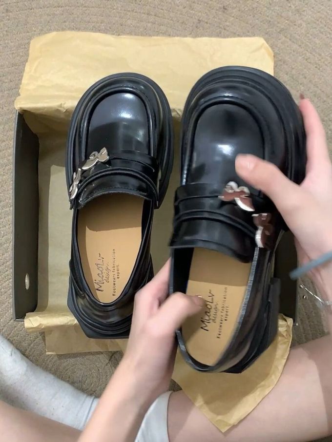 圆头 低帮 深口鞋 皮革