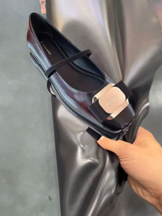 中口鞋 皮革