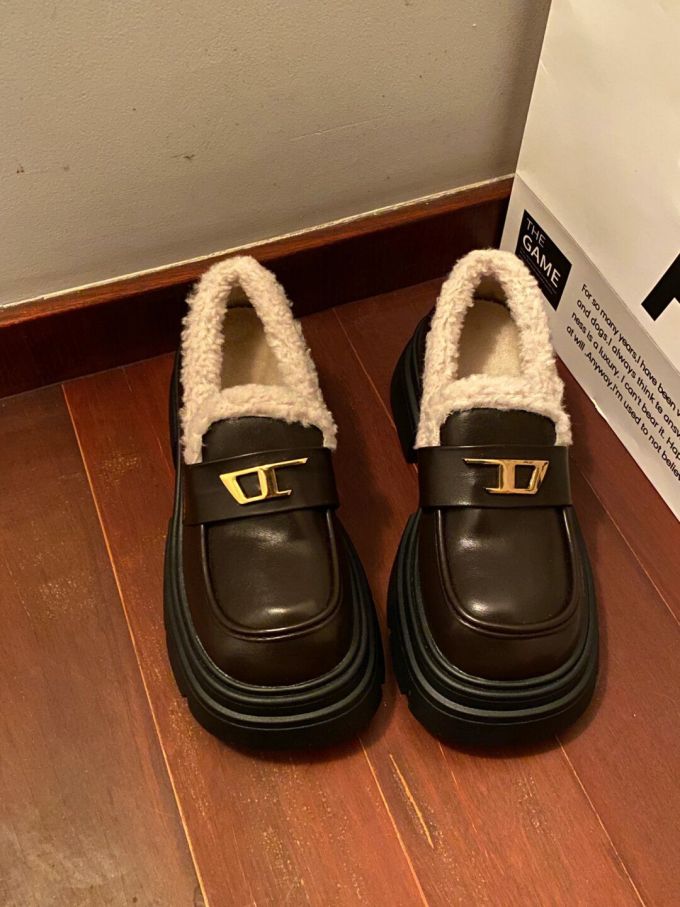 圆头 一脚蹬 袢扣 深口鞋 皮革