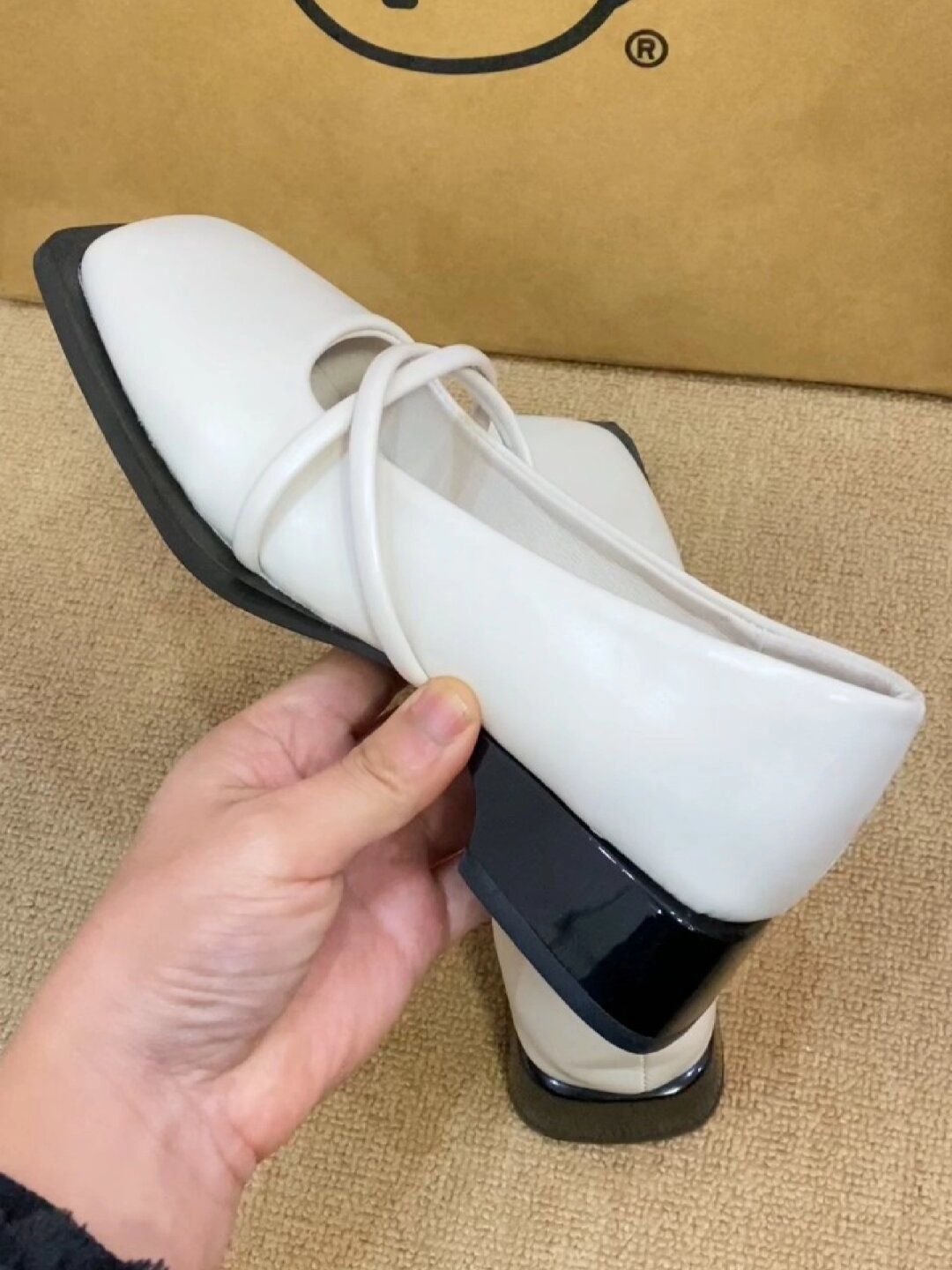 粗跟 低帮 浅口鞋 皮革  - VALI鞋履AI设计主图