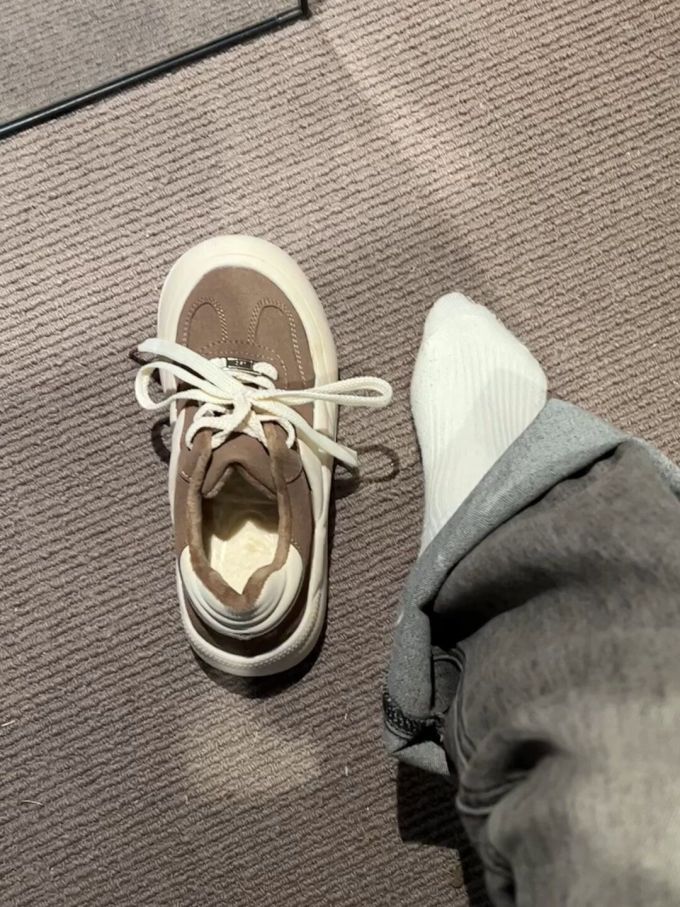 系带 魔术贴 皮革