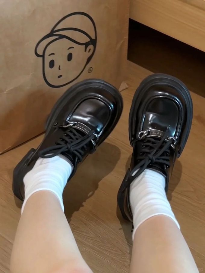 圆头 系带 皮革