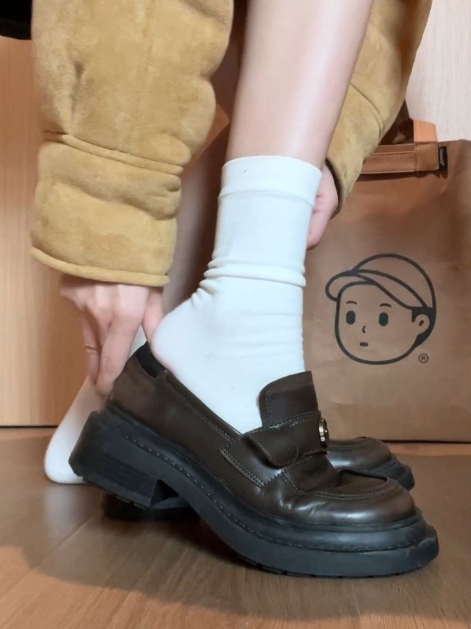 圆头 低帮 一脚蹬 深口鞋 皮革 