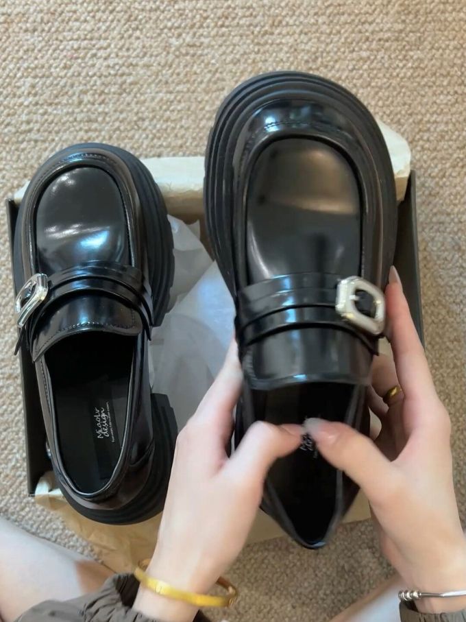 圆头 低帮 袢扣 深口鞋 皮革