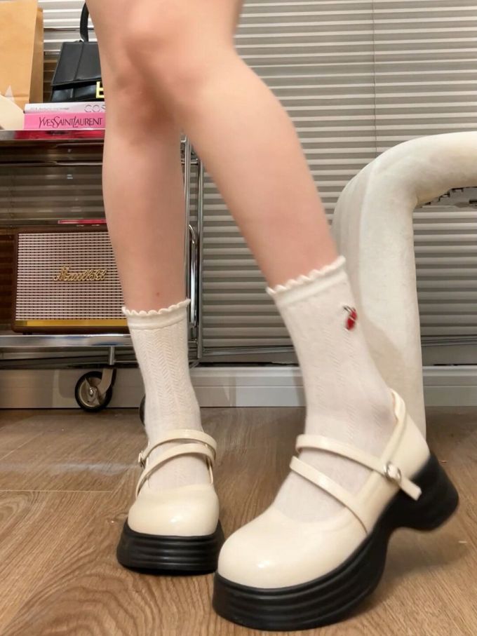 圆头 袢扣 中口鞋 皮革