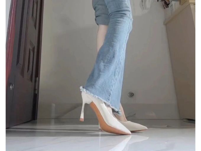 高跟 细跟 尖头 皮革