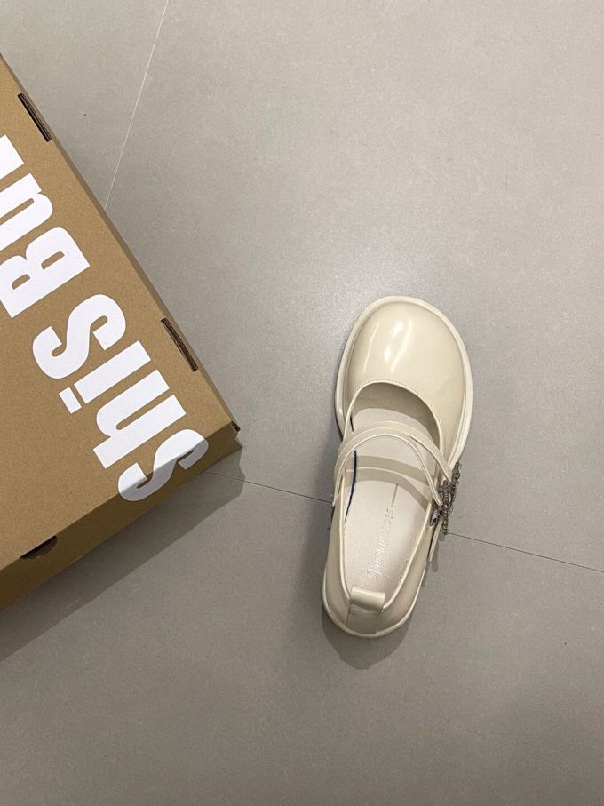圆头 袢扣 中口鞋 皮革 