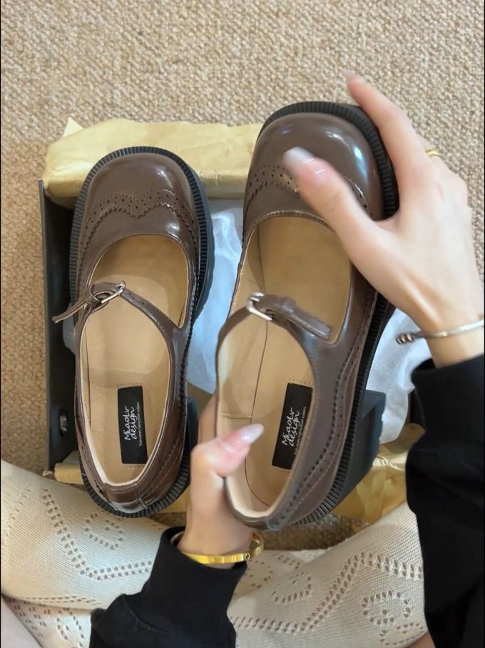 圆头 中口鞋 皮革