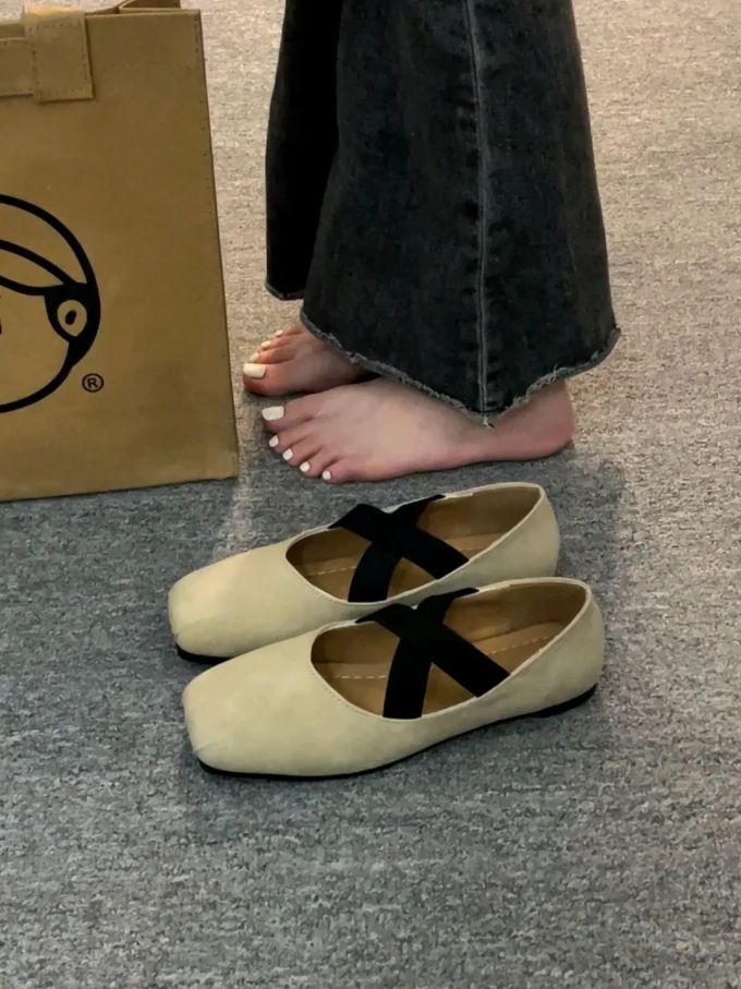 方头 松紧带 中口鞋 皮革