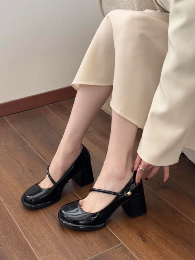 圆头 袢扣 浅口鞋 皮革 