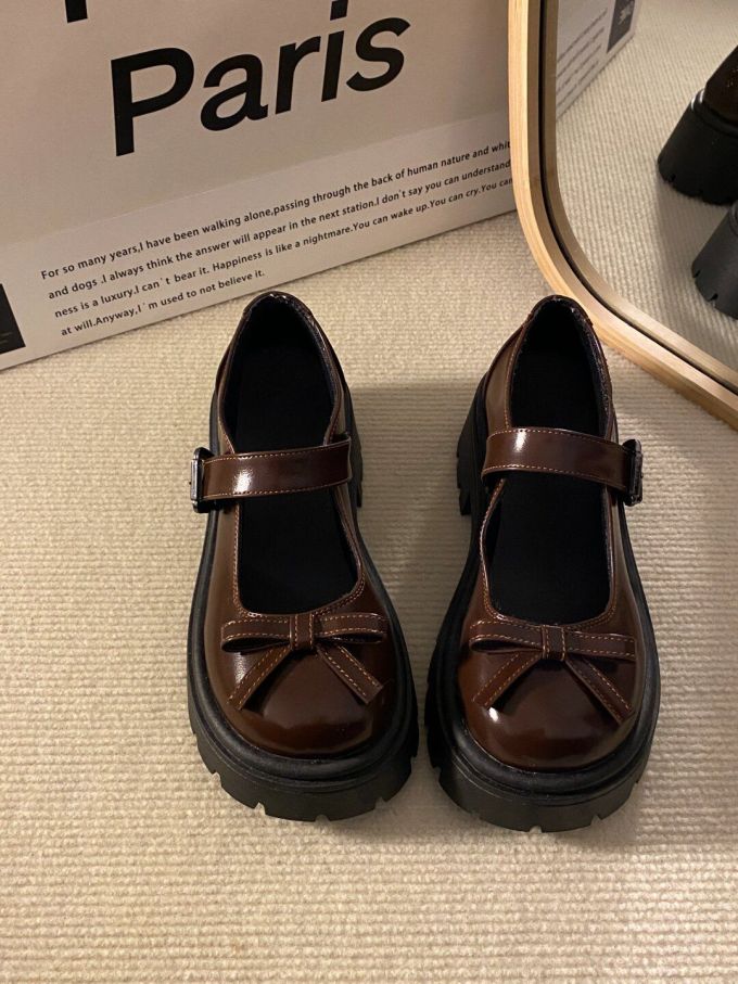 圆头 袢扣 中口鞋 皮革