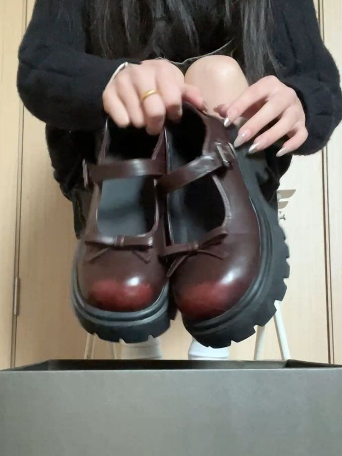 圆头 中口鞋 皮革