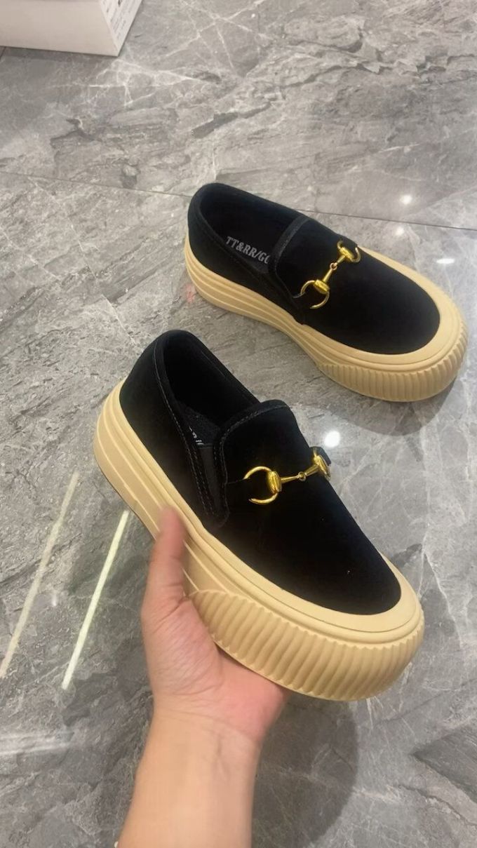 一脚蹬 皮革