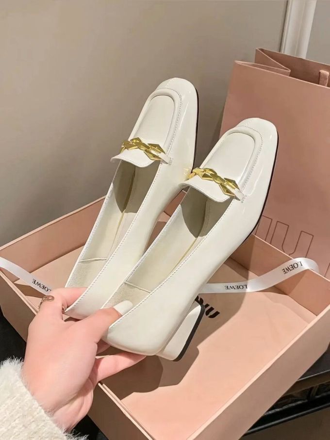 方头 低帮 中口鞋 皮革