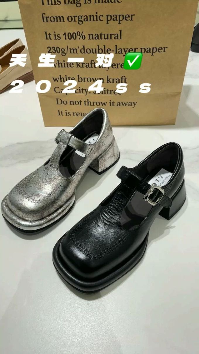 圆头 袢扣 中口鞋 皮革