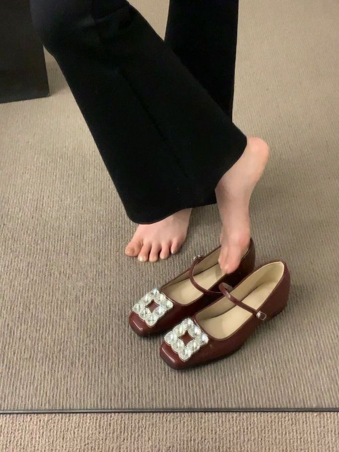 方头 袢扣 浅口鞋 皮革 