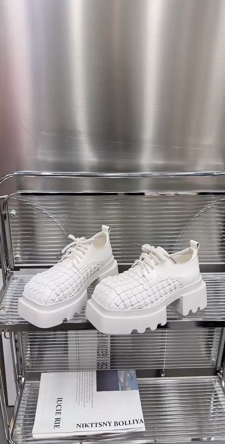 厚底 方头 皮革  - VALI鞋履AI设计主图