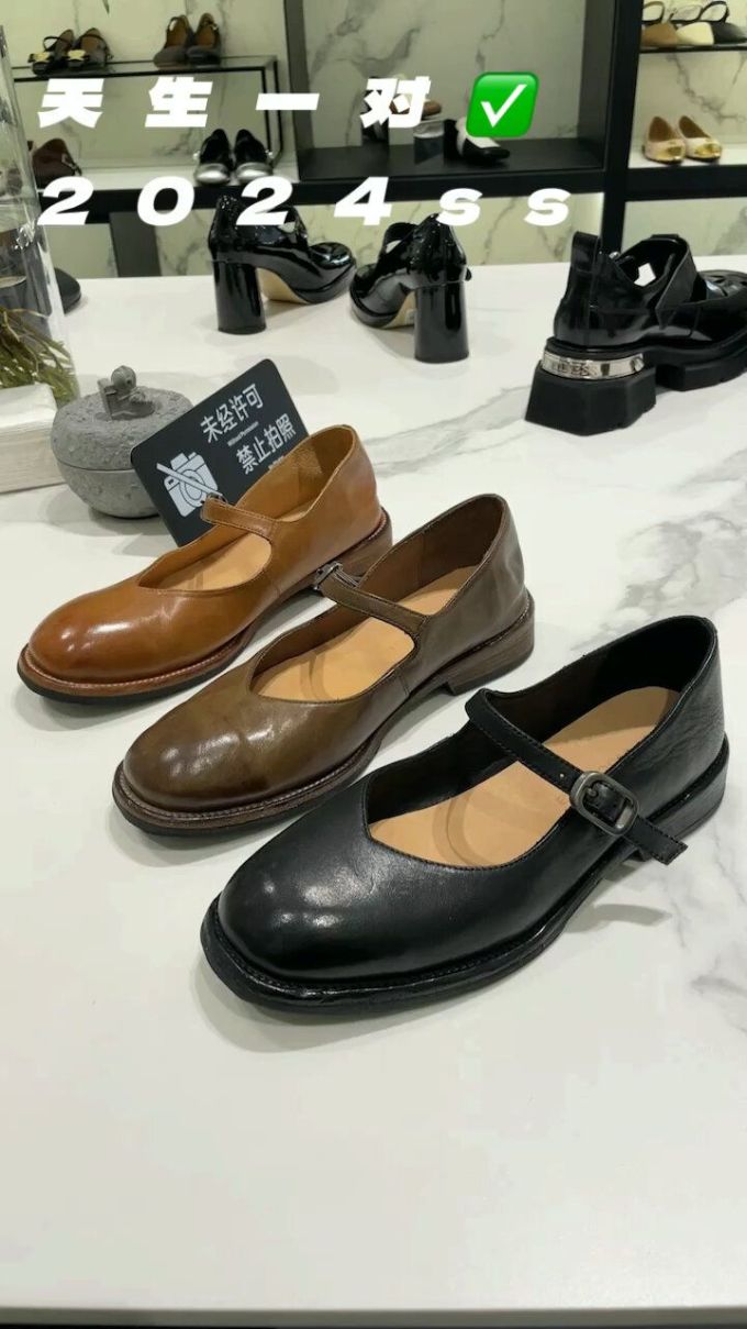 圆头 袢扣 中口鞋 皮革