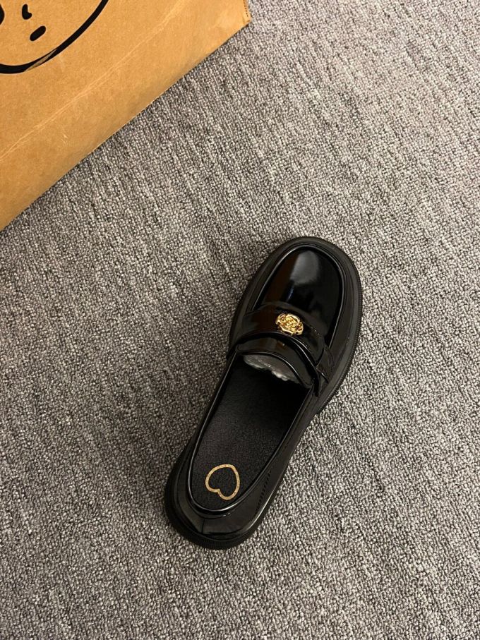 圆头 一脚蹬 深口鞋 皮革