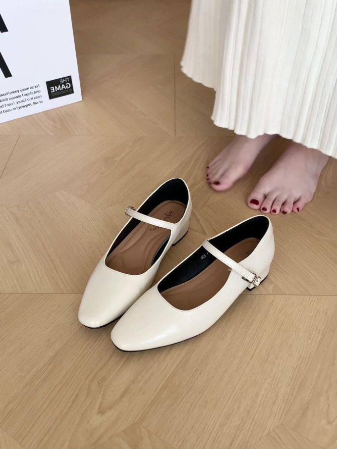 圆头 袢扣 中口鞋 皮革
