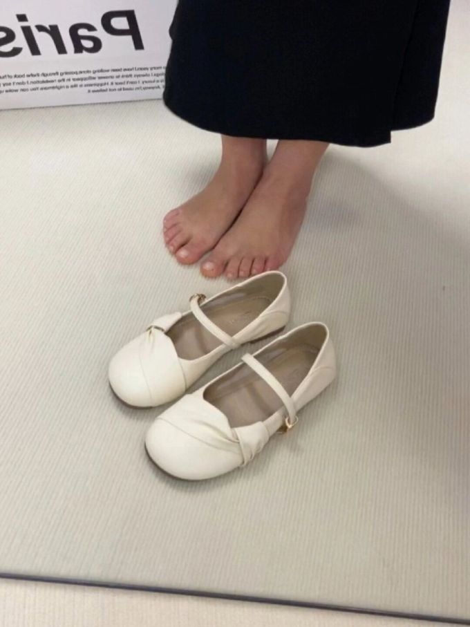 圆头 袢扣 中口鞋 皮革