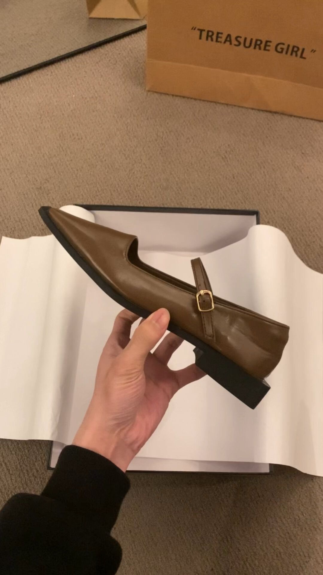 袢扣 中口鞋 皮革 袢扣 中口鞋 皮革 - VALI鞋履AI设计主图