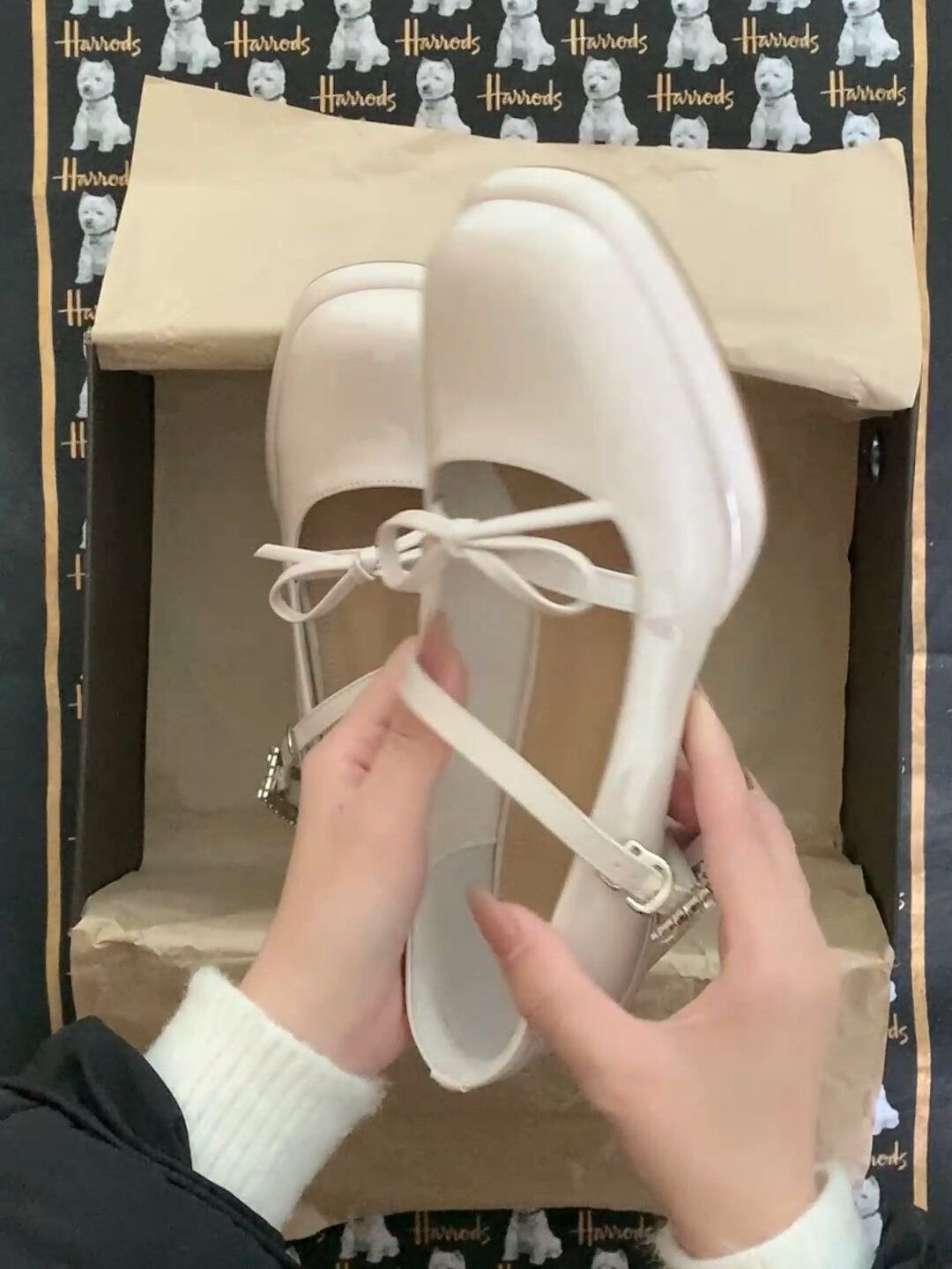 方头 袢扣 中口鞋 皮革 方头 袢扣 中口鞋 皮革 - VALI鞋履AI设计主图