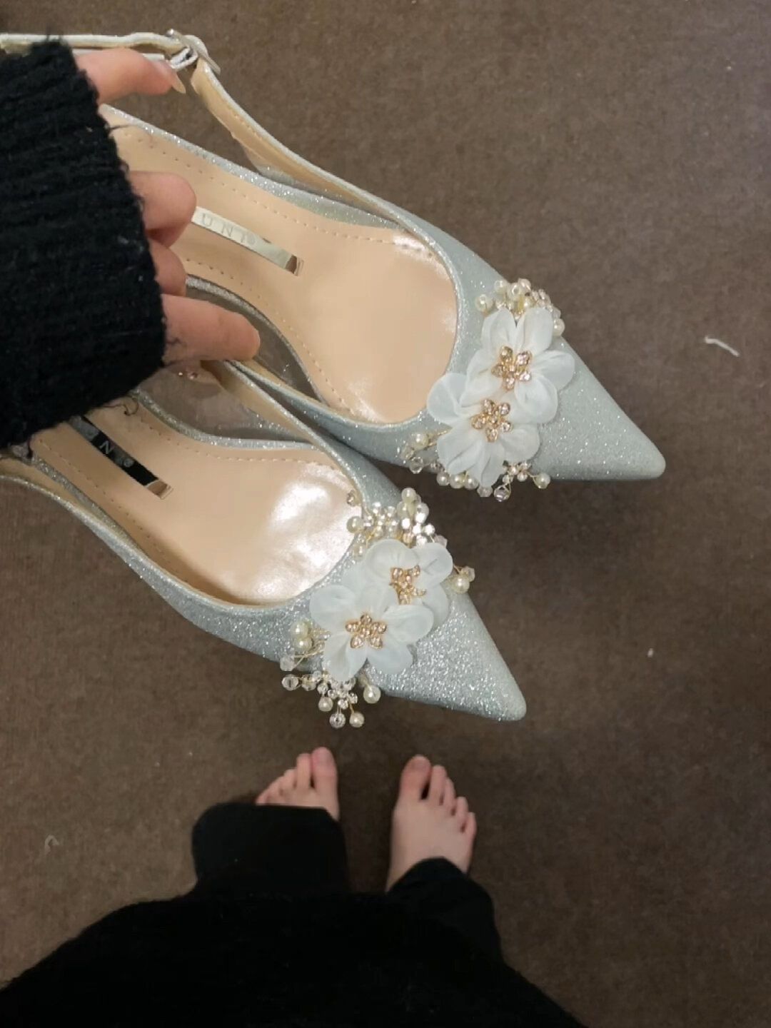 - VALI鞋履AI设计主图
