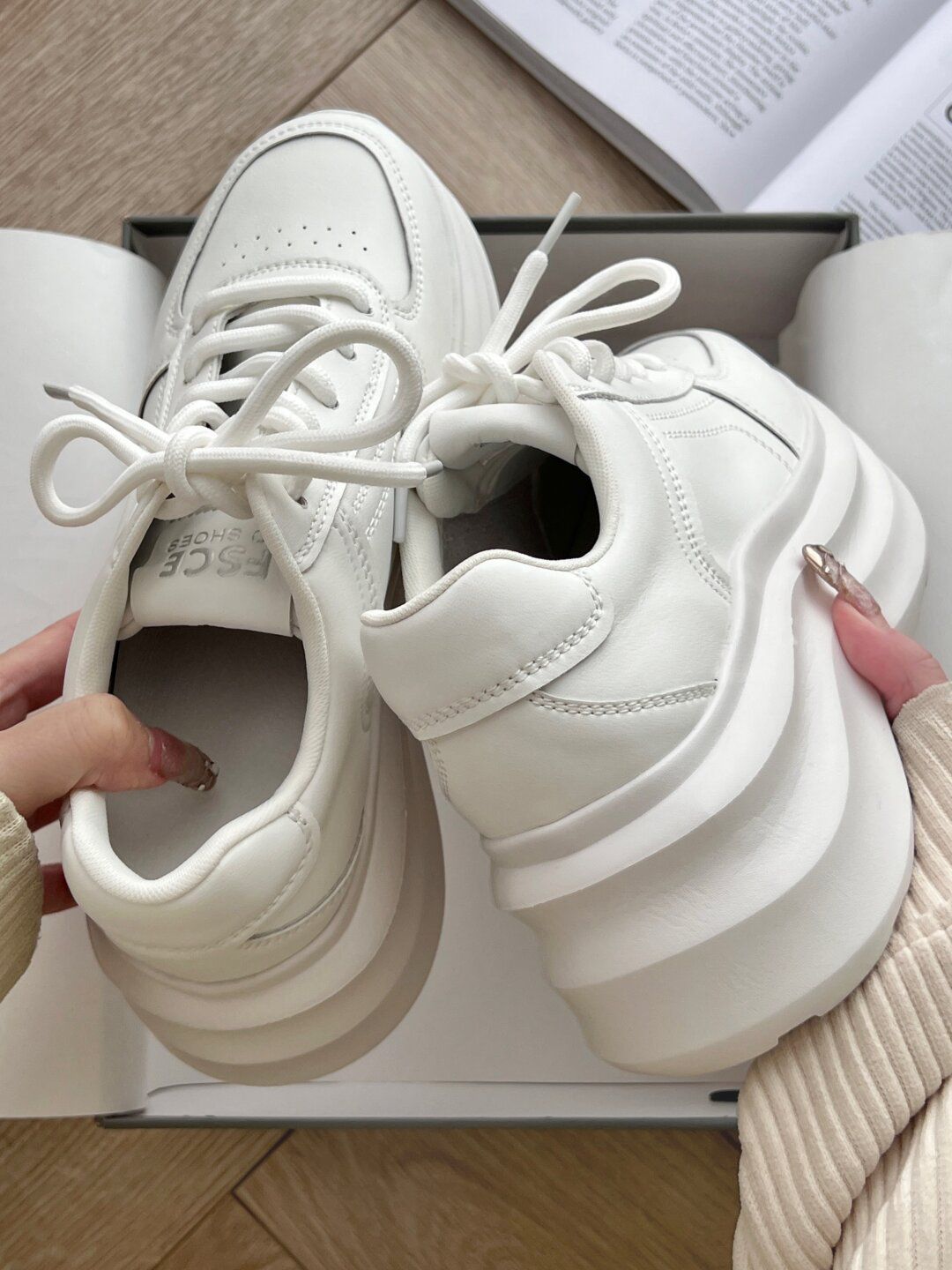 低帮 系带 皮革  - VALI鞋履AI设计主图