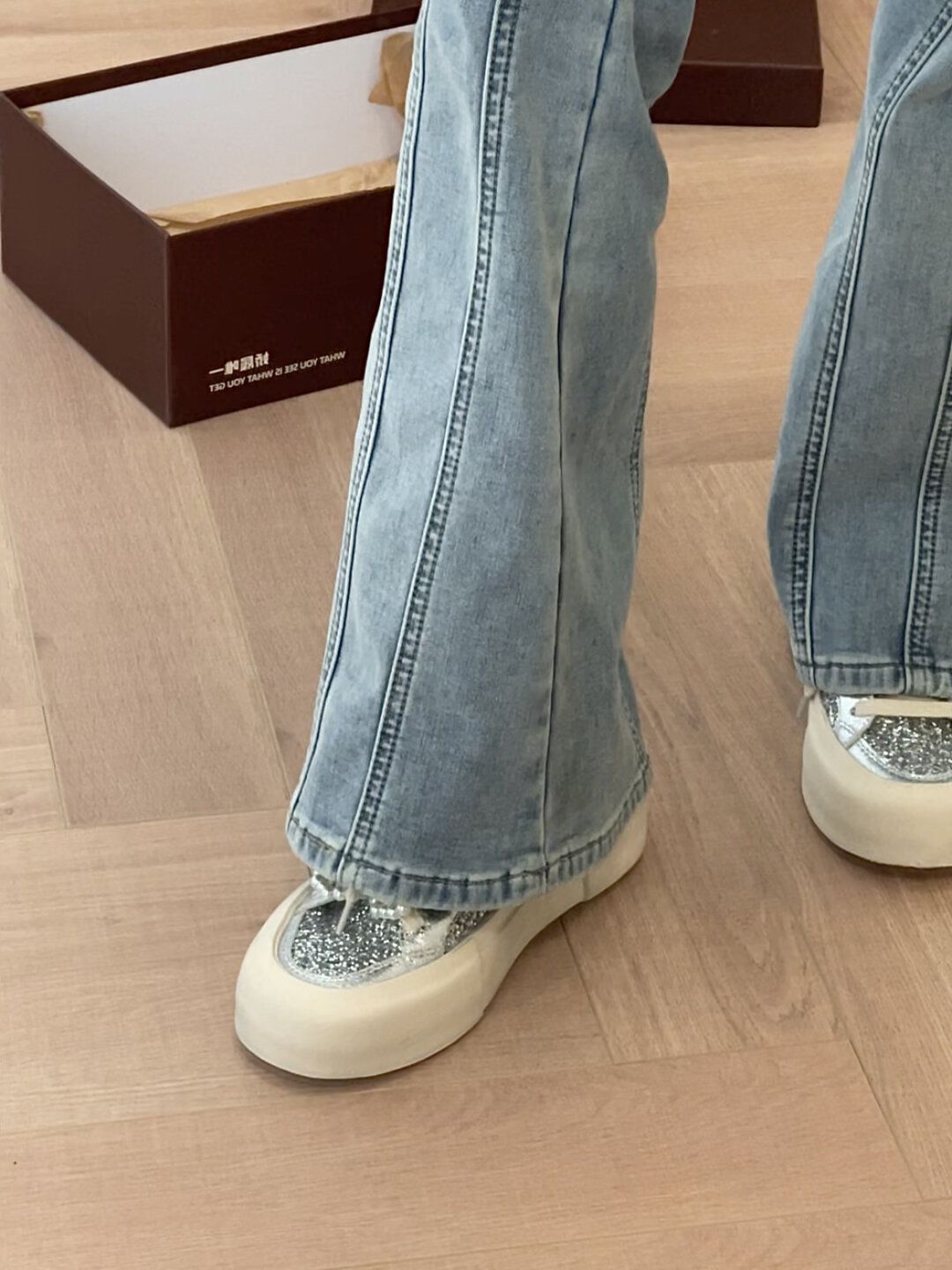 牛仔面料 洗水 青铜色 珍珠蓝 铅色  - VALI鞋履AI设计主图