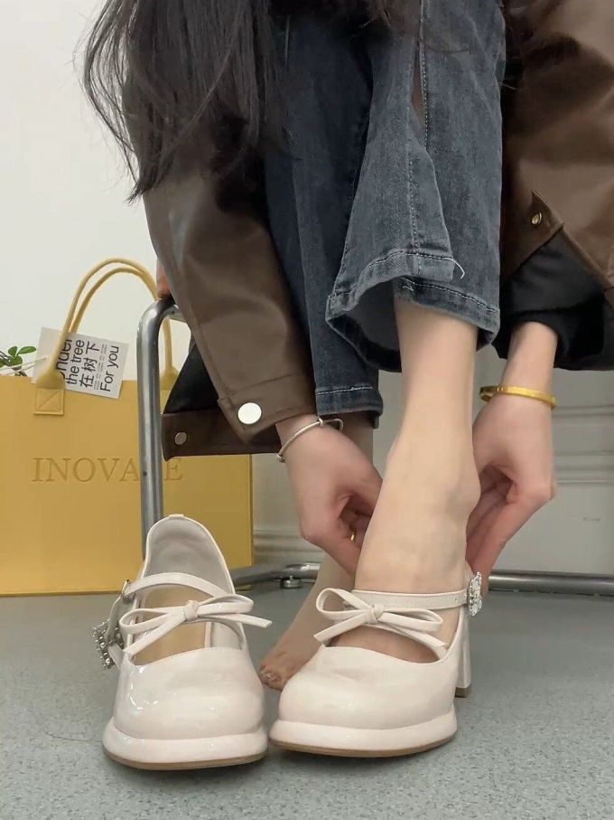 圆头 袢扣 中口鞋 皮革