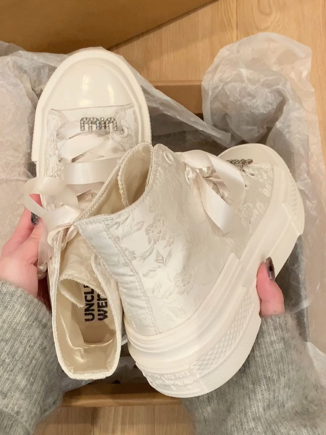 圆头 深口鞋 布面  - VALI鞋履AI设计主图