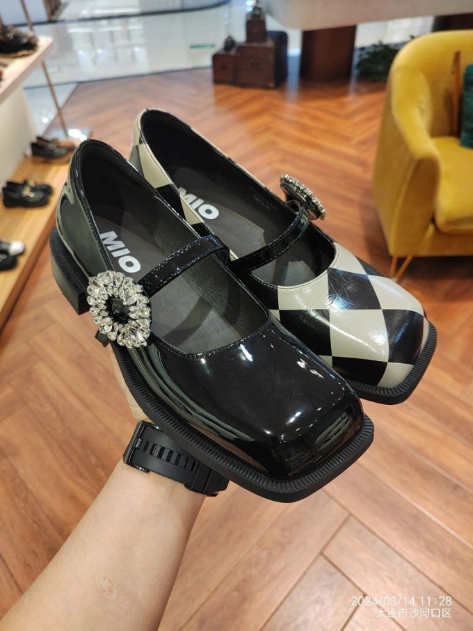方头 袢扣 中口鞋 皮革