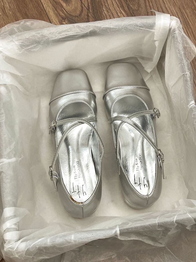 圆头 袢扣 中口鞋 皮革